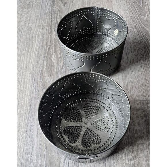 2 ~ Ivine's Tinwear Pierced Tin Heart Footed  Primitive Style PA Dutch 6"x3.5" - Picture 3 of 12